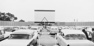 Das Autokino – ein vergessener Mythos? Ein amerikanischer Trend, doch das Autokino erfreute sich auch in Deutschland zeitweise großer Beliebtheit. Bildquelle: pixabay.de