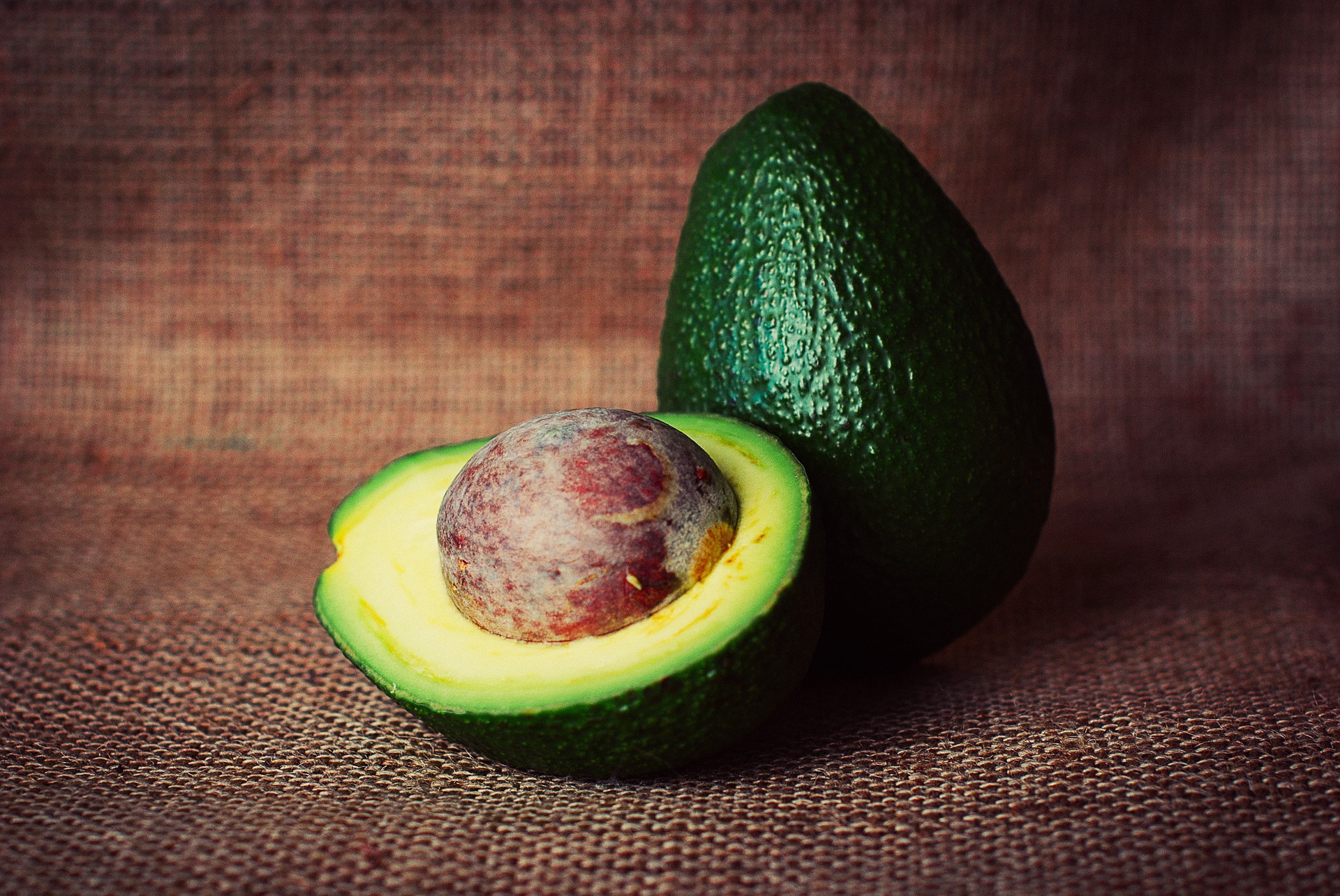 Schon lange Bestandteil mexikanischer Gerichte landet die Avocado auch immer häufiger in den deutschen Mägen. Quelle: pixabay.de