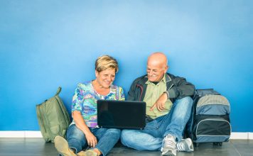 Wenn einer eine Reise tut: Koffer, Reisetasche oder doch lieber einen Rucksack? Neben dem klassischen Trolley hat der Rucksack beim Reisen eine ebenfalls sehr hohe Akzeptanz. Bildquelle: © Shutterstock.com