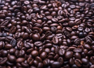 Kaffee: Unsere tägliche Bohnendosis Am aromatischsten schmeckt Kaffee aus frisch gemahlenen Bohnen. Quelle: unsplash.com