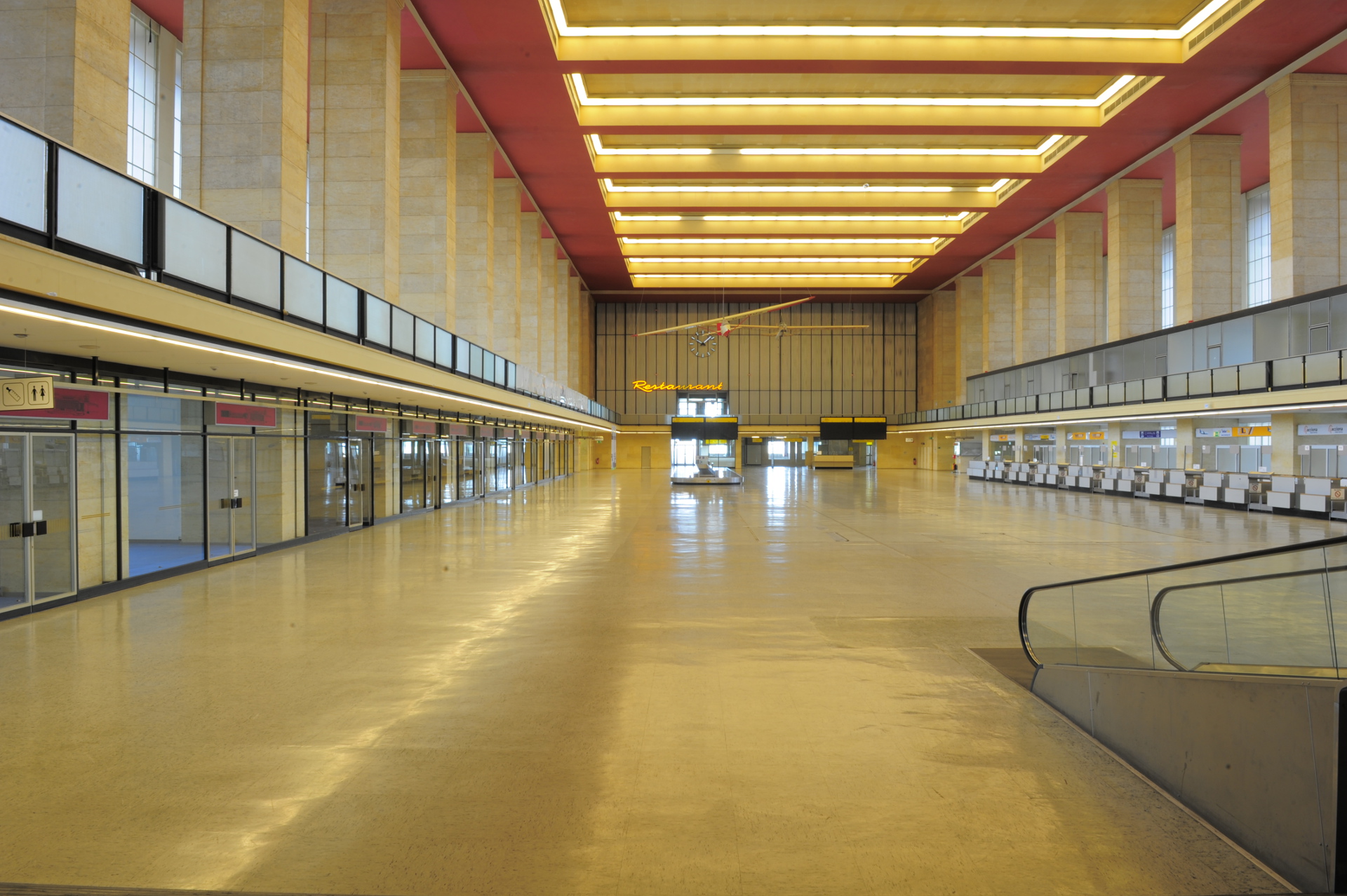Der Flughafen Berlin Tempelhof von außen. Quelle: 59plus