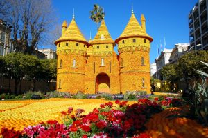 Beim Fete du Citron erhält ganz Menton erhält einen zitronigen Überzug. Quelle: shutterstock.com