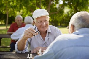 Aktivitäten wie Schach spielen halten uns fit im Kopf. Quelle: Shutterstock.com