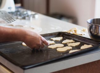 Weihnachtsgebäck: Fit im Kopf mit süßen Adventsleckereien Was gibt es schöneres als in der Vorweihnachtszeit selbstgebackene plätzchen zu essen oder soagr geschenkt zu bekommen. Bildquelle: © Kari Shea / Unsplash.com