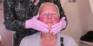 Tipps für ein festliches Make-up (Teil 2): Die richtige Hautpflege Jedes gute Make-up basiert auf einer reichhaltigen Hautpflege. Quelle: 59plus/Mattin Ott