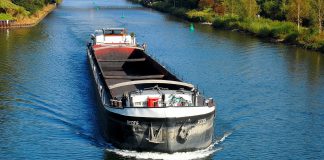 Binnenschifffahrt – MS Franziska heute Binnenschifffahrt hat eine lange Tradition. Quelle: Pixabay.com