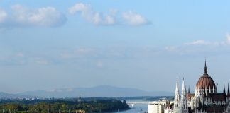 Budapest – Die Königin der Donau heißt Sie willkommen Blick auf Budapest - Pixabay.com