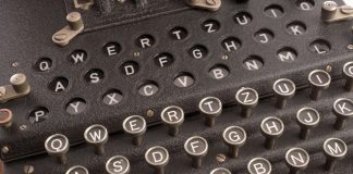 Das große Geheimnis der Chiffriermaschine Enigma Die Enigma - brisante Nachrichten rätselhaft verschlüsselt. Quelle: Shutterstock.com