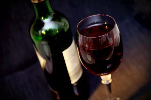 Rotwein in Maßen ist nicht nur gut für das Herz, sondern auf für unser Gehirn. Quelle: Shutterstock.com