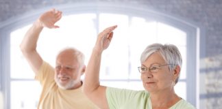 Fit im Kopf: Mit 20 Minuten Training für Körper und Geist Mit Gleichgesinnten geht vieles einfacher. Deswegen lassen sich die guten Vorsätze für das neue Jahr oftmals besser in Gemeinschaft umsetzen. Bildquelle: shutterstock.com