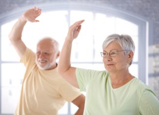 Fit im Kopf: Mit 20 Minuten Training für Körper und Geist Mit Gleichgesinnten geht vieles einfacher. Deswegen lassen sich die guten Vorsätze für das neue Jahr oftmals besser in Gemeinschaft umsetzen. Bildquelle: shutterstock.com