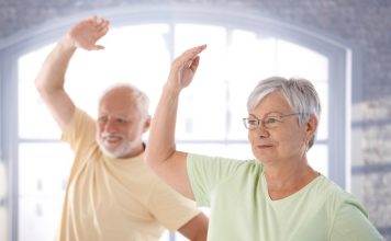 Fit im Kopf: Mit 20 Minuten Training für Körper und Geist Mit Gleichgesinnten geht vieles einfacher. Deswegen lassen sich die guten Vorsätze für das neue Jahr oftmals besser in Gemeinschaft umsetzen. Bildquelle: shutterstock.com