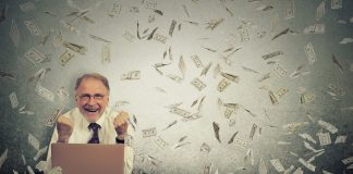 Sie müssen einen Flug stornieren – Geld zurück? Rückerstattung bei Stornierung. Quelle: Shutterstock.com