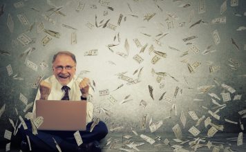 Sie müssen einen Flug stornieren – Geld zurück? Rückerstattung bei Stornierung. Quelle: Shutterstock.com