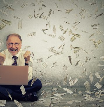 Sie müssen einen Flug stornieren – Geld zurück? Rückerstattung bei Stornierung. Quelle: Shutterstock.com