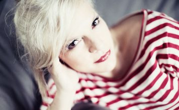 ICH BIN DIE: Ina Müller mit neuer CD Ina Müller die charmante Entertainerin und Sängerin mit neuer CD. Quelle: Universal Music/Sandra Ludewig