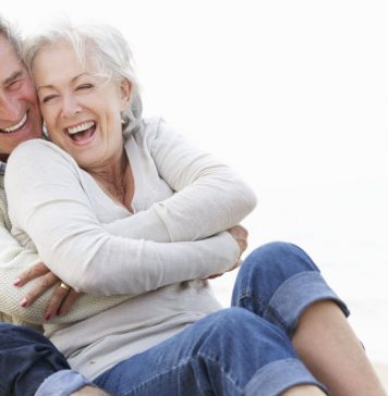 Moderne Hörgeräte: Smarte Hilfen bei fortschreitendem Hörverlust Sich rundum wohlfühlen und die kleinen Alltagsbeschwerden hinter sich lassen, dabei kann Cannabidiol oder auch CBD durchaus helfen. Bildquelle: Shutterstock.com