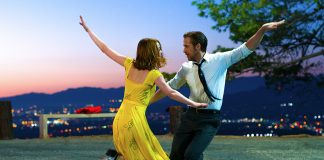 NEU im Kino: LA LA LAND In LA LA LAND tanzen und träumen Mia (Emma Stone) und Sebastian (Ryan Gosling) von einem besseren Leben. Quelle: © 2017 STUDIOCANAL GmbH