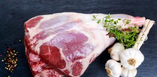 Rezeptvorschlag: Fit im Kopf mit Lammkeule auf Gemüse Unser Rezeptvorschlag für Sie - Lammkeule auf Gemüse! Quelle: Shutterstock.com