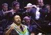 Die Arie “Nessun Dorma” und der Startenor Luciano Pavarotti Die Arie "Nessun Dorma" aus Puccinis Turandot gesungen von Luciano Pavarotti. Quelle: Shutterstock.com