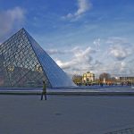 Kunst und Kultur der Extraklasse gibt es im Louvre. Quelle: Pixabay.com