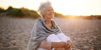 Lederjacke, Parka oder Poncho – Der richtige Übergang Mit einem Poncho oder Schal sind Sie nicht immer nur gut, sondern auch warm angezogen.