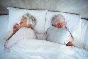 Ob gemeinsam oder jeder in seinem eigenen Zimmer, das Bett sollte unbedingt gut ausgesucht sein. Bildquelle: © Shutterstock.com