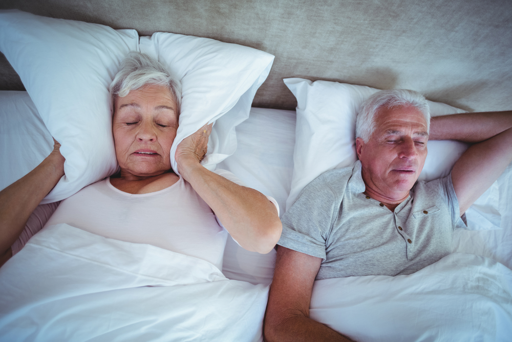 Schlafapnoe beeinträchtigt nicht nur die eigene Gesundheit, sondern auch die des Partners. Bildquelle: © Shutterstock.com