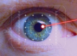 Wenn die Sehfähigkeit nachlässt: Lasern als Ausweg Im Alter lässt die Sehfähigkeit nach. Lasern kann helfen. Shutterstock.com