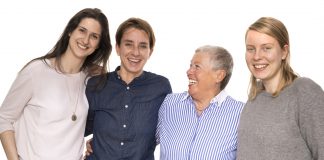 59plus wünscht Ihnen “Frohe Weihnachten” Die Kern-Redaktion: Stefanie Nienhaus, Simone Brüggemann, Ute Kördel, Tasja Schober (v. l. n. r.)