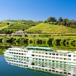 Reisen auf einem Flusskreuzfahrtschiff können eine tolle Alternative sein. Quelle: Shutterstock.com