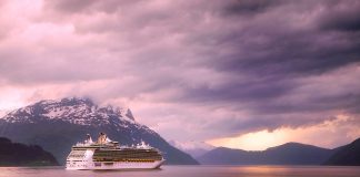 Reisen: kurz, lang oder noch länger? Reisen mit dem Kreuzfahrtschiff wird immer beliebter. Quelle: Shutterstock.com