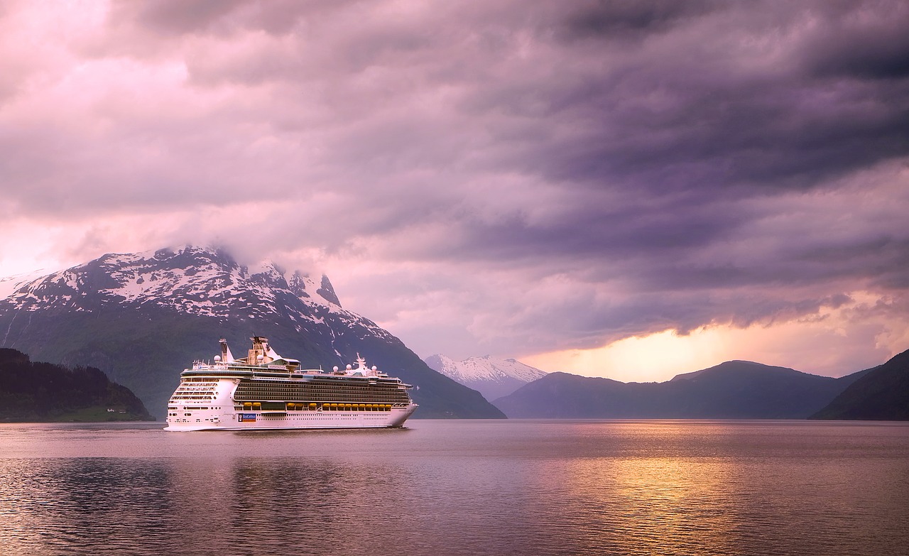 Reisen mit dem Kreuzfahrtschiff wird immer beliebter. Quelle: Shutterstock.com