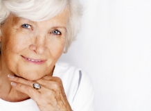 Gutes Aussehen ist keine Frage des Alters, sondern viel mehr eine Frage des guten Umgangs mit sich selbst. Bildquelle: © Shutterstock.com