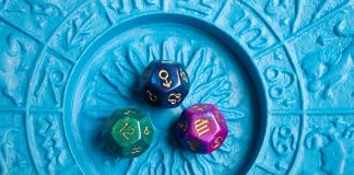 Elizabeth Teissier: Grande Dame der Astrologie Astrologie. Quelle: Shutterstock.com