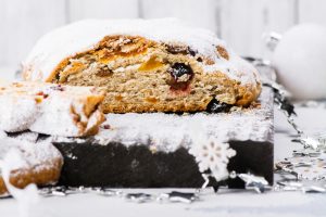 Vom einfachen Weißbrot zum leckeren Christstollen. Quelle: Shutterstock.com