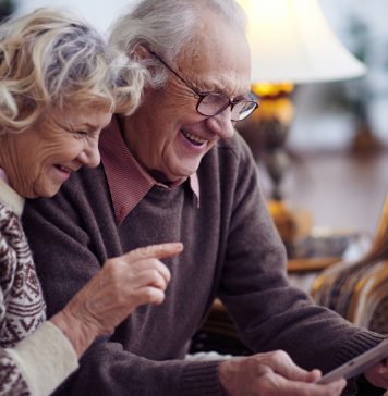 Was kostet die Zeit? Ich schenke sie! Zeit ist das wertvollste was wir haben und wenn wir sie verschenken darf sich der Beschenkte wirklich sehr glücklich schätzen. Bildquelle: © Shutterstock.com