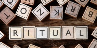Rituale – Wie stärken sie uns in unserer mentalen Leistungsfähigkeit? "Das Ritual" - dumme Angewohnheit oder steckt doch mehr dahinter? Bildquelle: Shutterstock.com