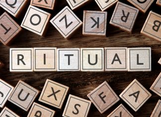 Rituale – Wie stärken sie uns in unserer mentalen Leistungsfähigkeit? "Das Ritual" - dumme Angewohnheit oder steckt doch mehr dahinter? Bildquelle: Shutterstock.com