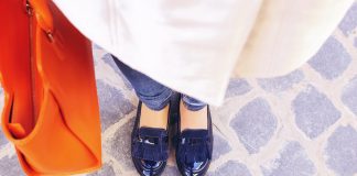 Zeit für die aktuelle Schuhmode Ob Schuhe, Shirts oder Hemden - online können wir inzwischen ganz bequem Textilwaren aller Art kaufen. Bildquelle: © Shutterstock.com