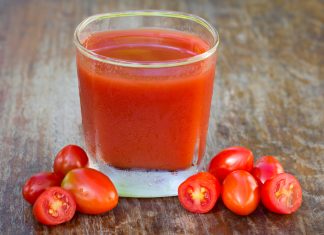 Über den Wolken – Tomatensaft Quelle: Shutterstock.com