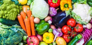 Foodtrends Teil 1: Vegan leben – was bedeutet das? Obst und Gemüse sind die Basis für eine vegane Lebensweise. Bildquelle: Shutterstock.com