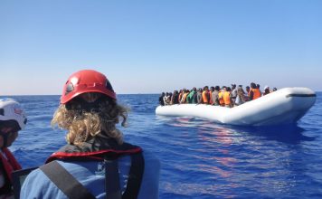 Sea Watch – 100 Gerettete beim zweiten Einsatz Das Team der MS Sea Watch rettete schon bei den ersten Einsätzen vielen Flüchtlingen das Leben. Quelle: Sea Watch
