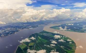 Umweltkatastrophe am „Süßen Fluss“ Rio Doce Der Rio Doce in Brasilien. Quelle: Shutterstock.com