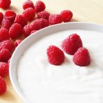Früchte und Quark, ganz ohne zusätzlichen Zucker. Das ist Clean Eating. Bildquelle: Pixabay.com