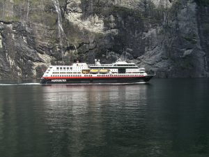 Früher Postschiffe, heute Passagierschiffe - die Hurtigruten. Bildquelle: Pixabay.de