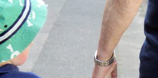 Eben im Leben – Kindern Demenz erklären Der Verein Eben im Leben hat ein neues Projekt, das Kindern die Krabkheit Demenz erklären soll. Bildquelle: 59plus