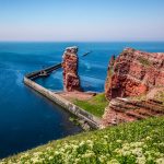 “Die lange Anna” ist das Wahrzeichen der Insel Helgoland. Bildquelle: Shutterstock.com