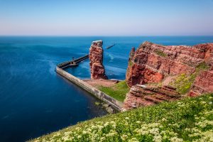 "Die lange Anna" ist das Wahrzeichen der Insel Helgoland. Bildquelle: Shutterstock.com