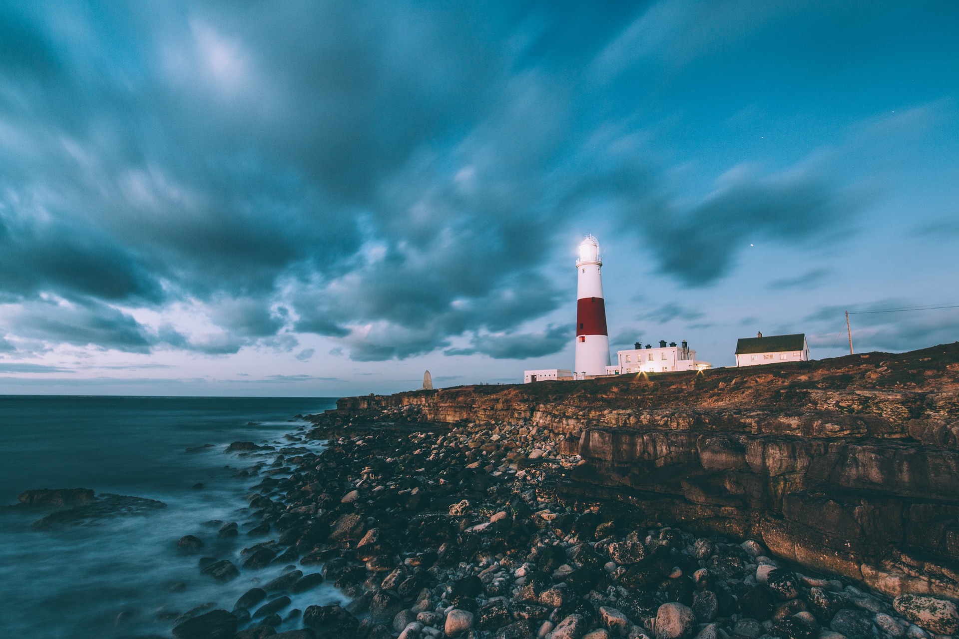 Der Leuchtturm: Mythos und Anziehungskraft der einsamen Riesen. Bildquelle: Pixabay.de